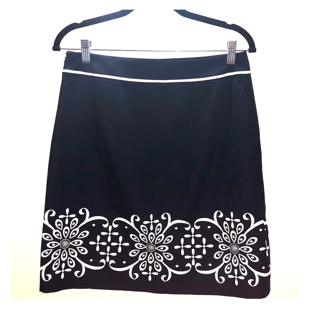 Navy Blue / White Detailed Skirt